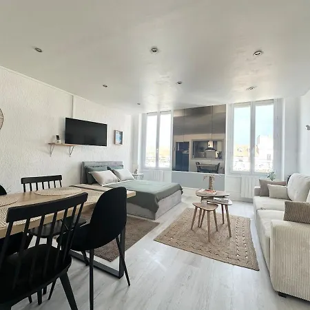 Standing Proche Des Thermes Apartament *